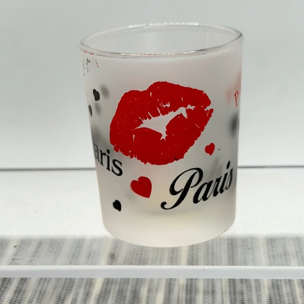 Paris Souvenir Shot Glass Frosted Eiffel Tower Hearts Lips Red‎ Black White